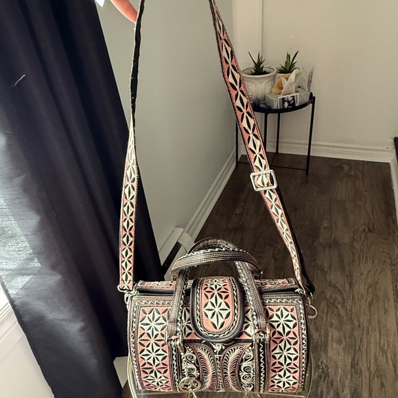 Barrel Banda Bag - Picture 6 of 8